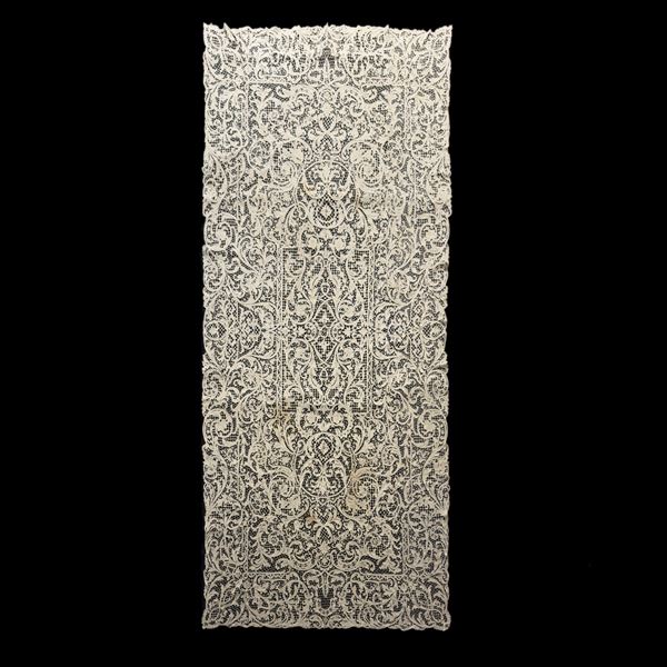 Tovaglia in pizzo a tombolo ecrù