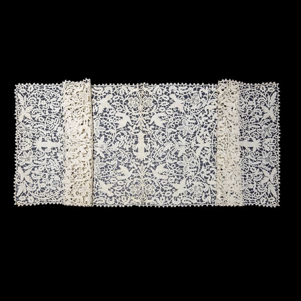 Due runner in pizzo a tombolo ecrù