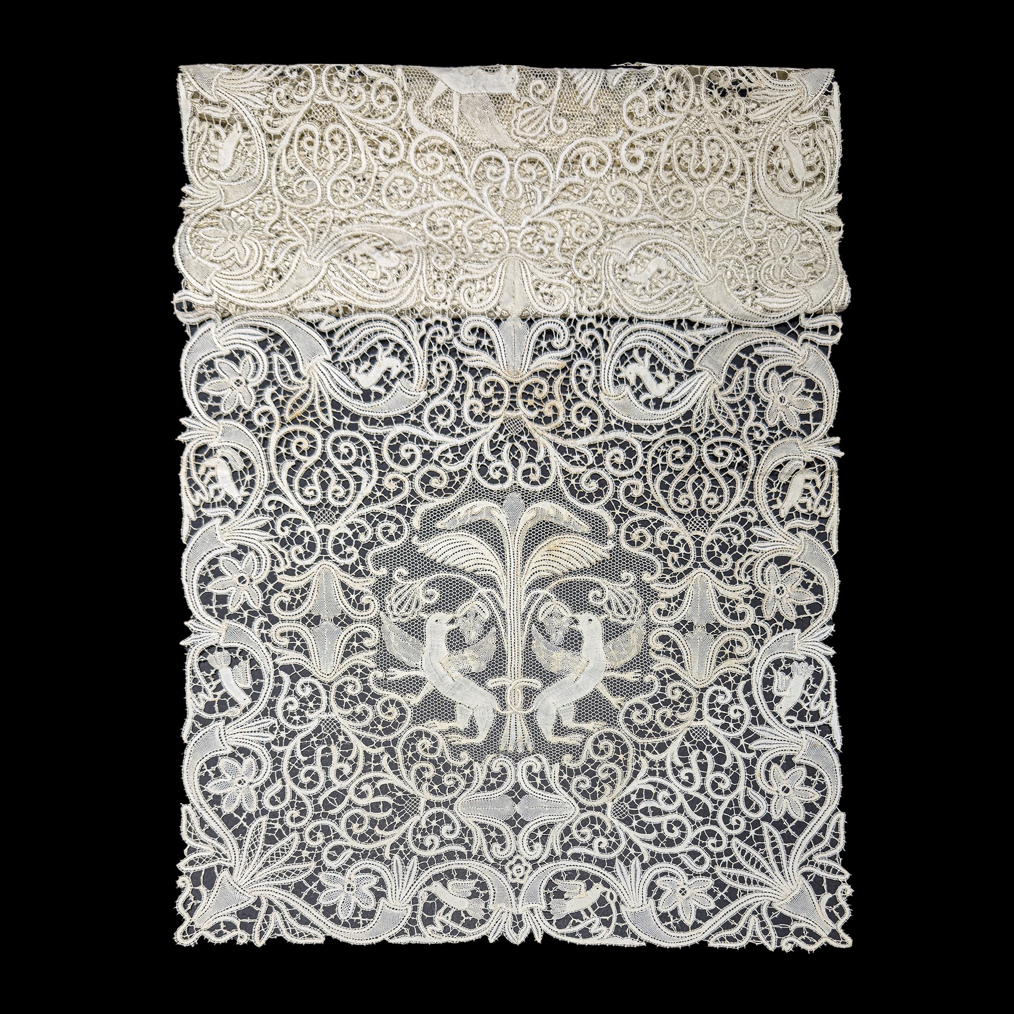 Due runner in pizzo a tombolo ecrù