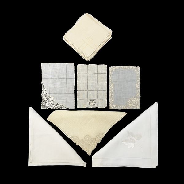 Lotto in lino e pizzo