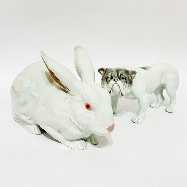 Due sculture in porcellana bianca