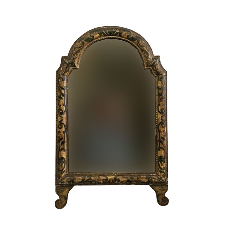 Specchiera in legno laccato, XIX secolo, forma arcuata e decorazioni botaniche