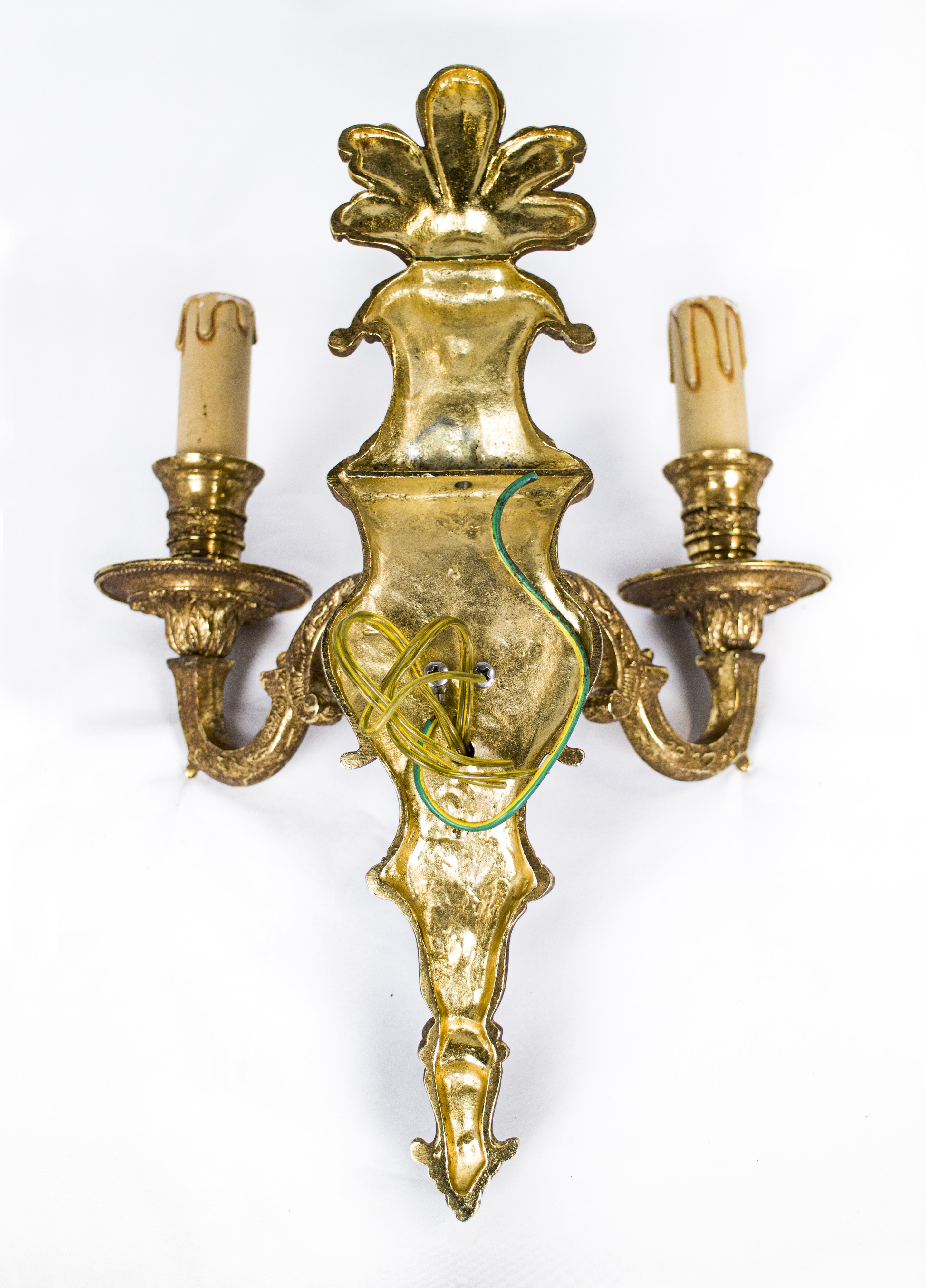 Appliques in bronzo cesellato e dorato, sei unità