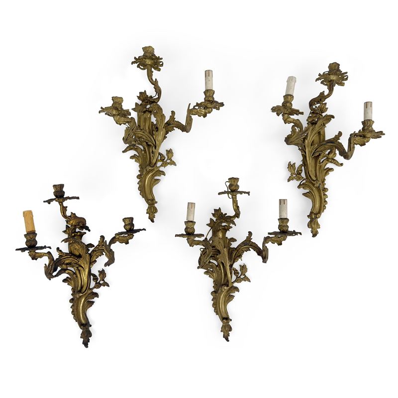 Appliques in bronzo dorato, stile Luigi XV, tre luci