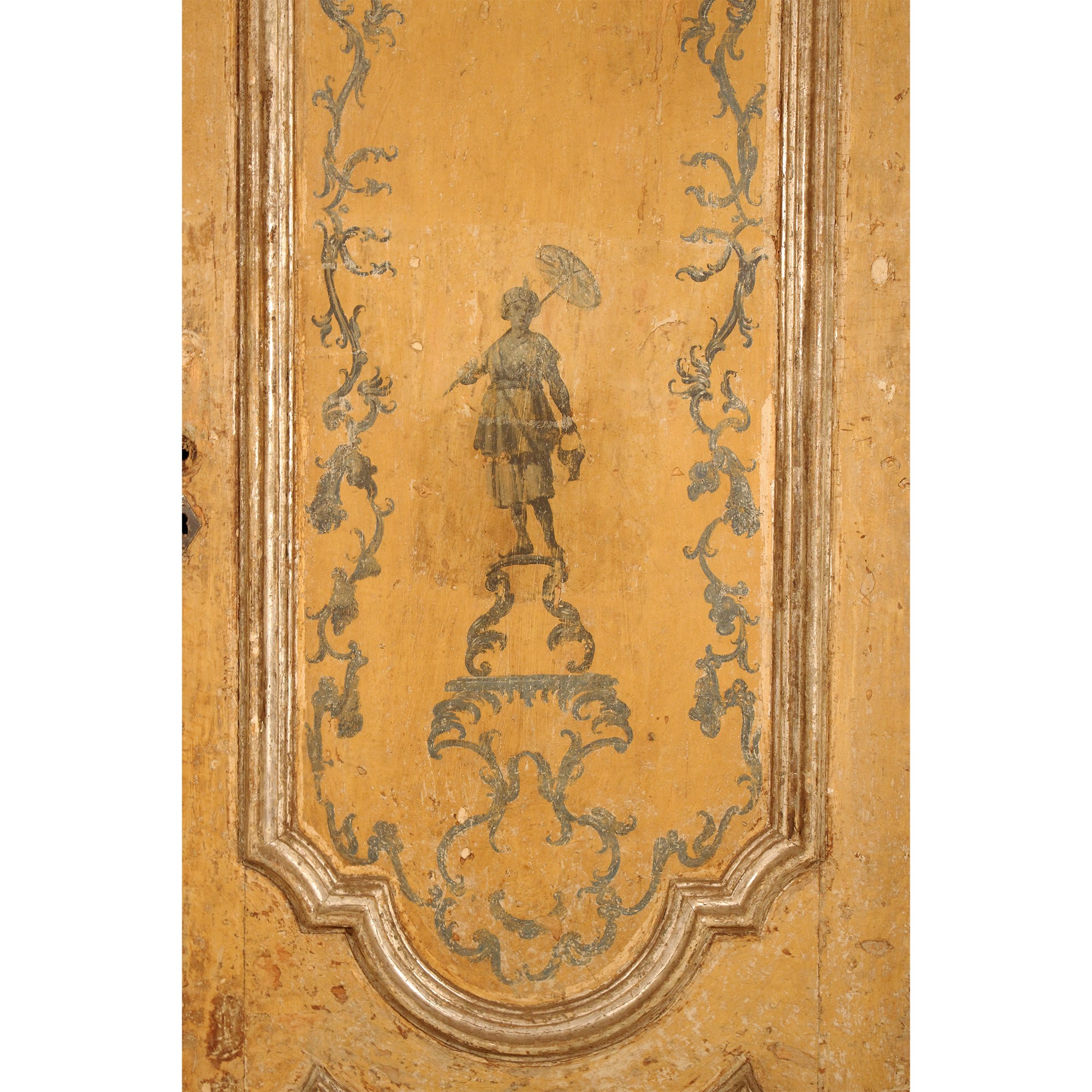 Porta a due ante in legno laccato ocra, Napoli, periodo Luigi XV