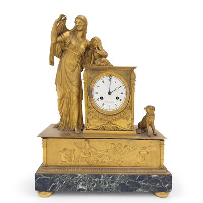 Pendola in bronzo dorato, Francia, periodo dell'Impero, con quadrante in smalto bianco