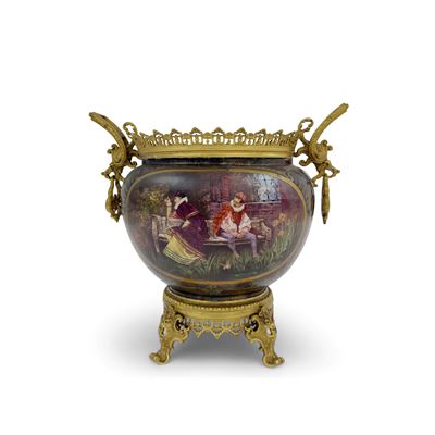 Vaso globulare in ceramica policroma con montatura in bronzo, Francia, inizio XX secolo