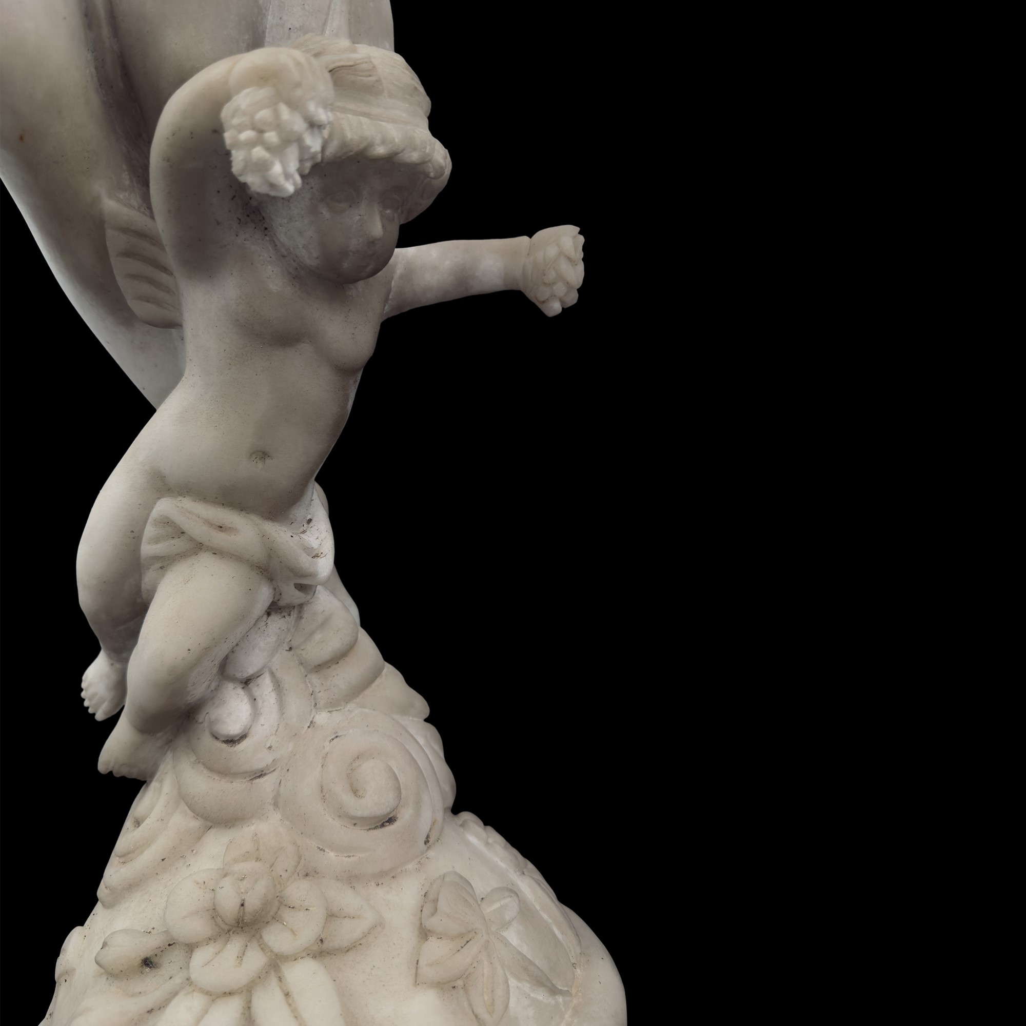 Scultori anonimi, Coppia di sculture muliebri in marmo bianco raffiguranti Il Giorno e La Notte
