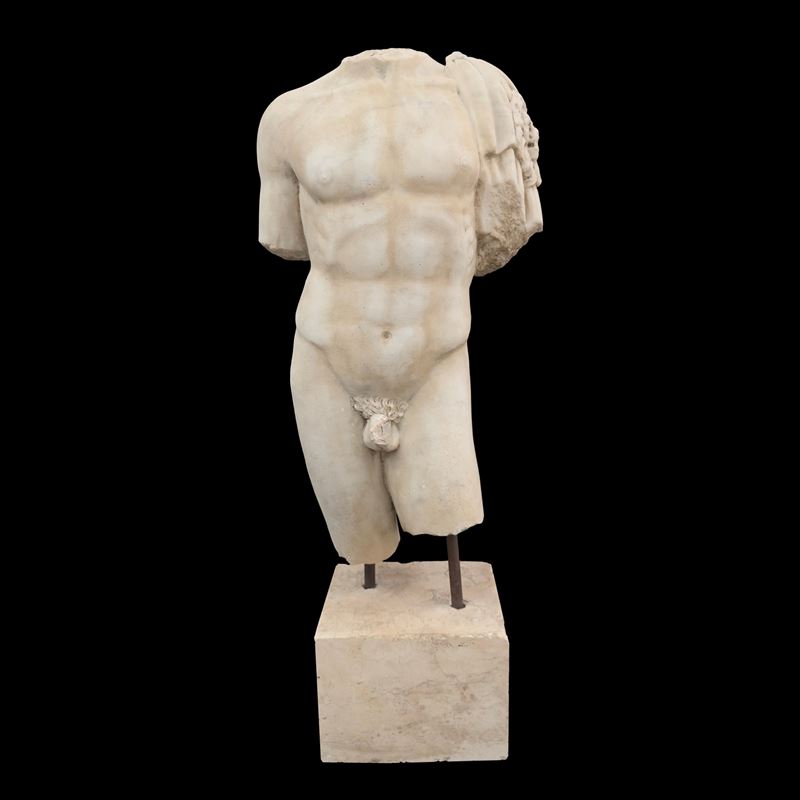 Busto maschile acefalo, marmo bianco, h. 102 cm