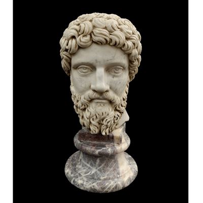 Testa di Marc'Aurelio, marmo bianco con base circolare in marmo grigio venato