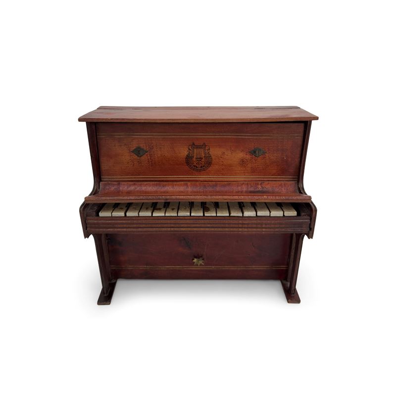Modellino di pianoforte in legno tinto mogano