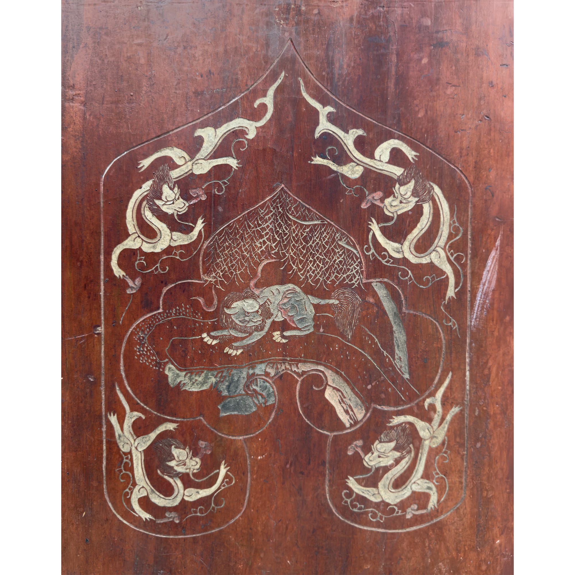 Paravento cinese a otto ante in legno tinto marrone, decorato con ideogrammi e scene di vita quot...