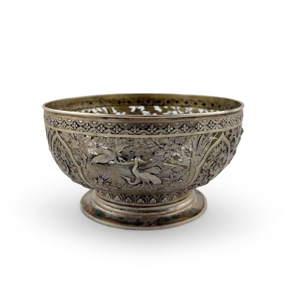 Elegante bowl in argento, probabilmente Germania