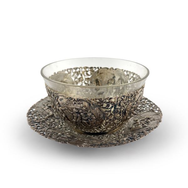 Piccola bowl con piattino in argento traforato, Olanda, fine del XIX secolo