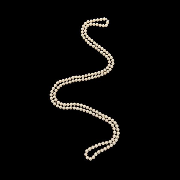 Collana formata da un filo di perle di mm. 9