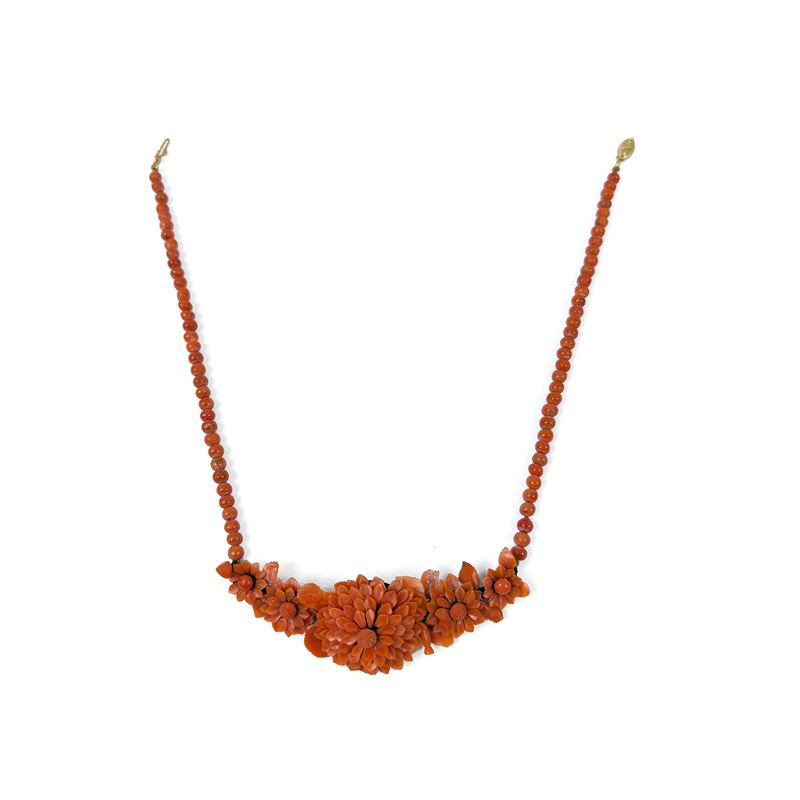 Collana in sferette di corallo