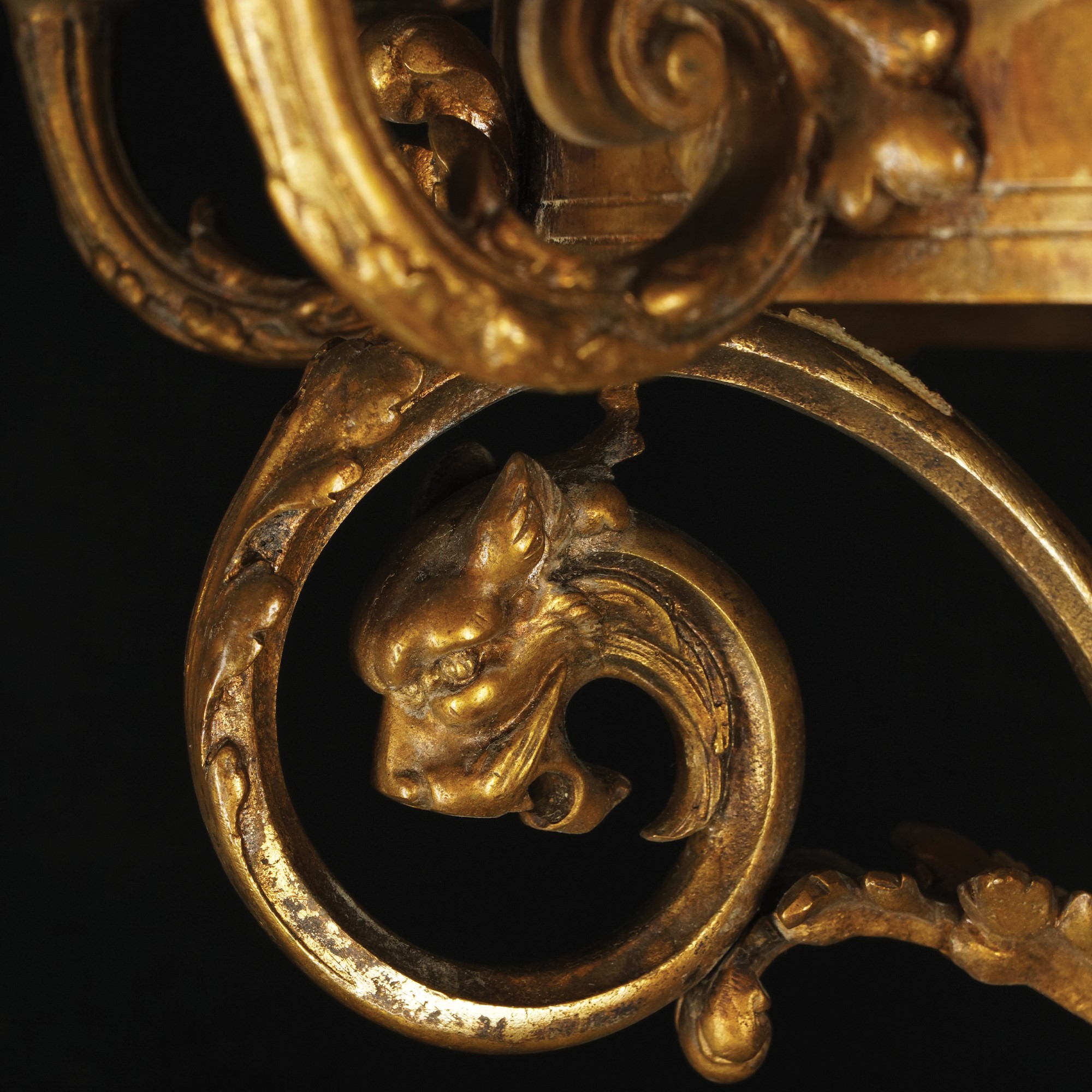 Coppia di flambeaux monumentali in bronzo dorato, Francia, XIX secolo