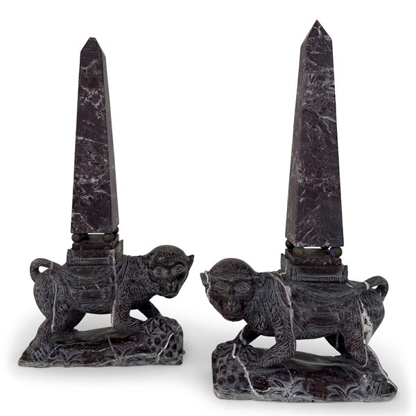 Coppia di obelischi in marmo rosso