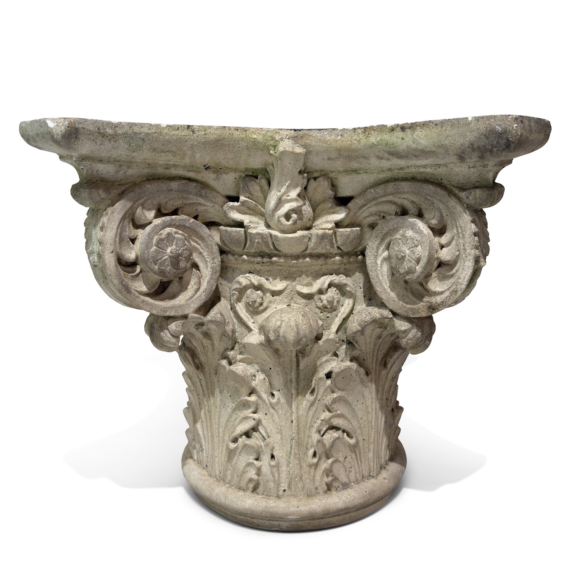 Coppia di capitelli corinzi in conglomerato di pietra, cm. 50x74x74