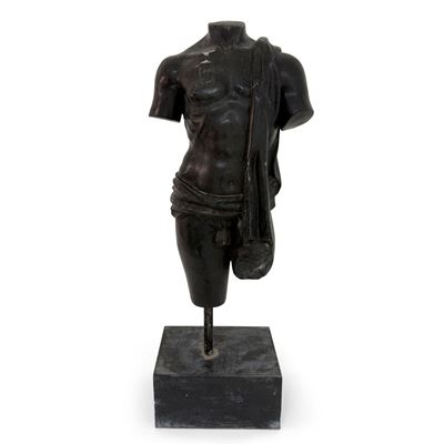 Scultura in marmo nero, Torso maschile acefalo