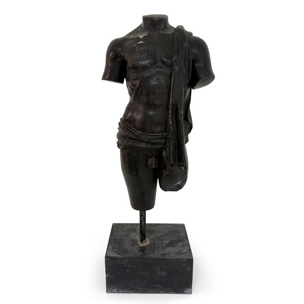 Scultura in marmo nero