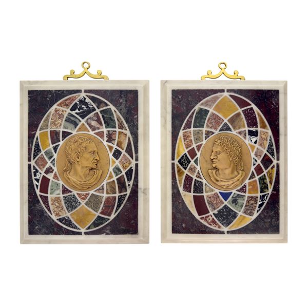 Coppia di placche di forma rettangolare