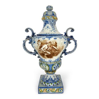 Manifattura Cantagalli, Grande vaso biansato con coperchio in maiolica bianca