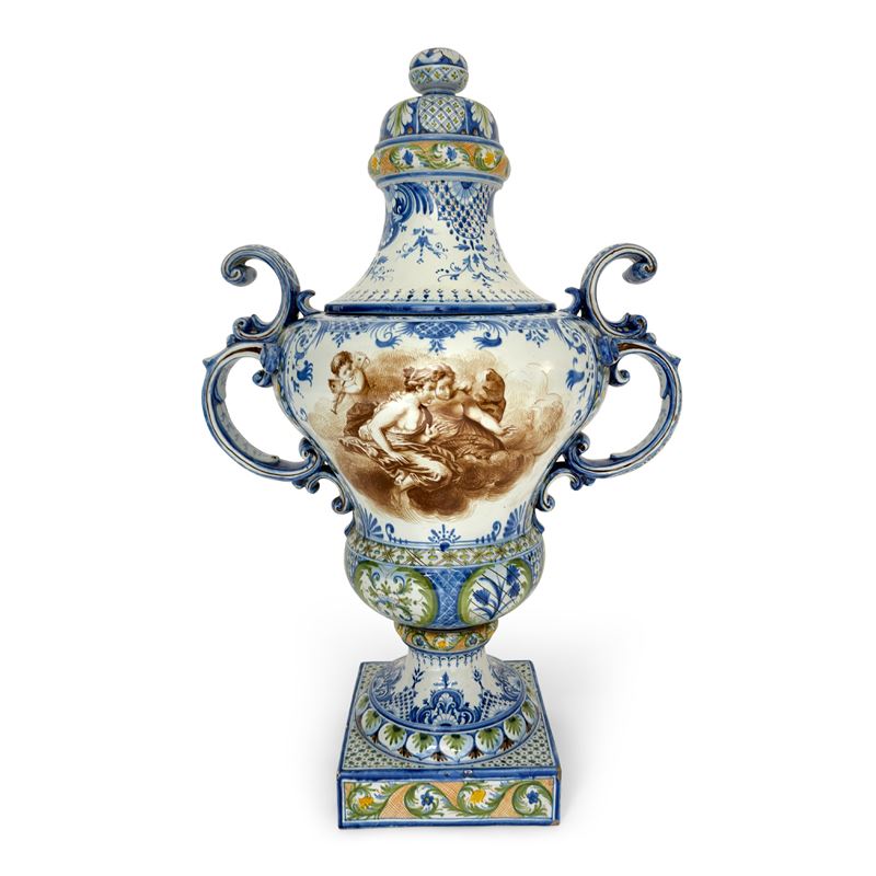 Manifattura Cantagalli, Grande vaso biansato con coperchio in maiolica bianca