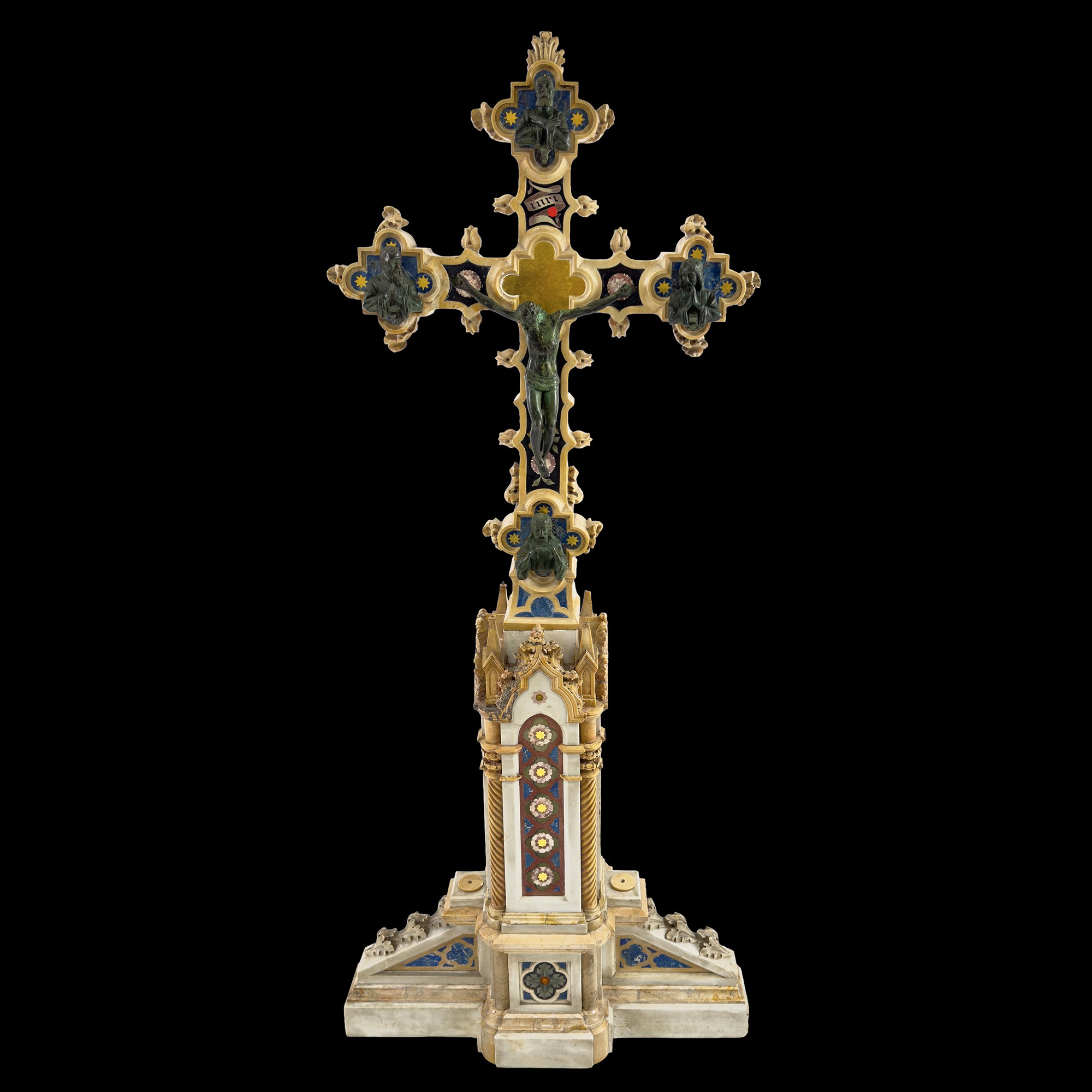 Grande Crocifisso d'altare, marmo bianco e pietre dure policrome, seconda metà del XIX secolo