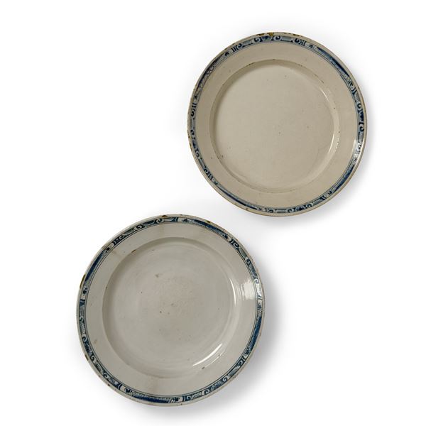 Due piatti in maiolica bianca, manifattura Ginori, XVIII secolo