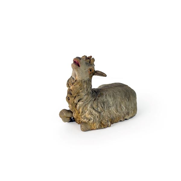 Pecora accosciata in terracotta, Napoli, XVIII secolo