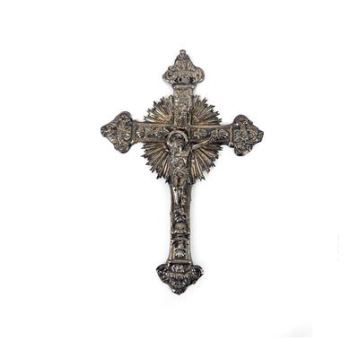 Crocifisso in lamina d'argento sbalzata, Napoli, XIX secolo