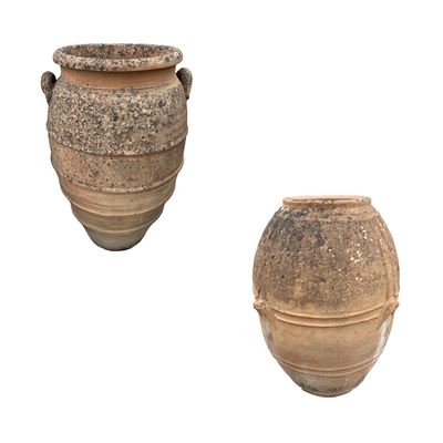 Due orci in terracotta, altezza cm. 100 e cm. 120