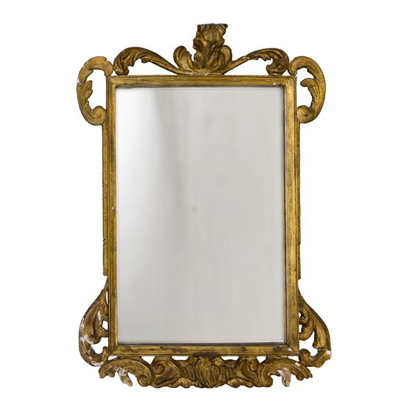 Piccola specchiera in legno dorato