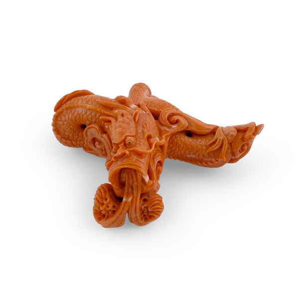 Scultura in corallo raffigurante un drago dalle spire attorcigliate, Arte orientale