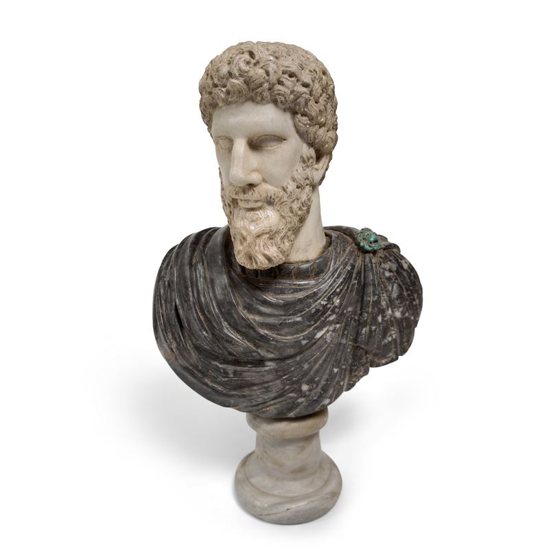 Busto di imperatore in marmo bianco e marmo bigio