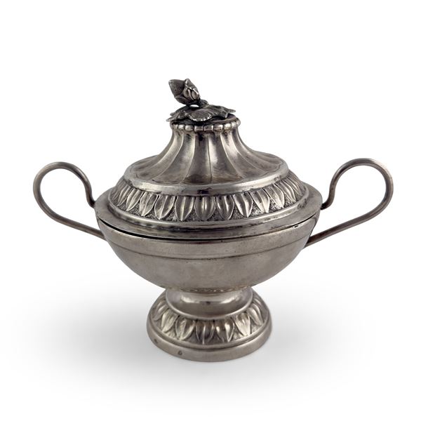 Zuccheriera biansata in argento, Roma, fine del XVIII-inizi del XIX secolo