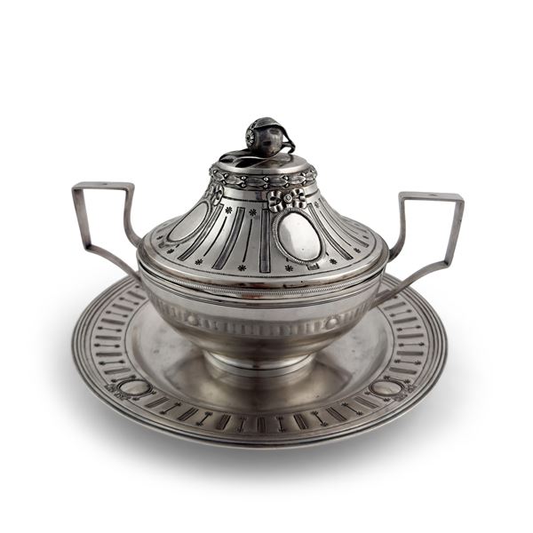 Tazza da puerpera con piatto, Torino, fine del XVIII.inizi del XIX secolo