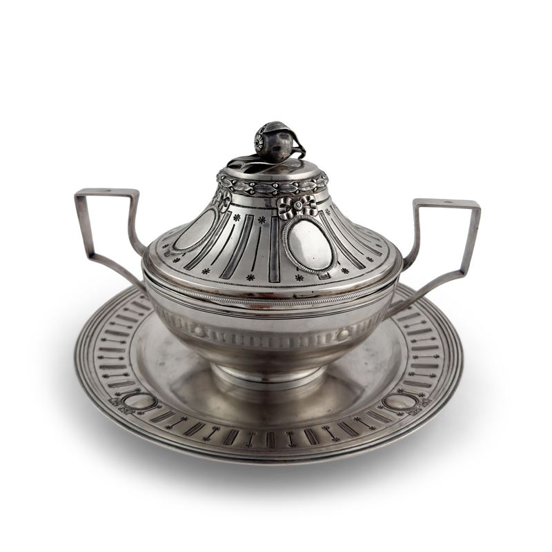 Tazza da puerpera con piatto, Torino, fine del XVIII.inizi del XIX secolo