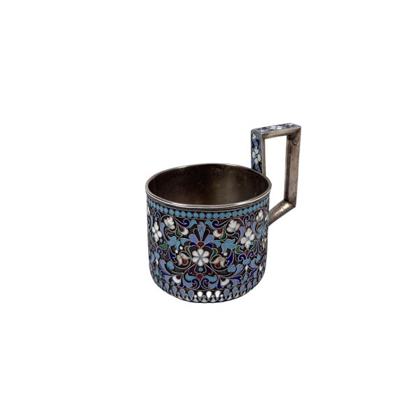 Bicchiere in argento e smalti policromi, Russia, inizi del XX secolo