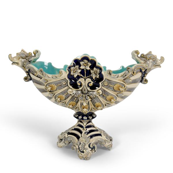 Centrotavola in ceramica policroma a fondo avorio, Wilhelm Schiller&Son, fine del XIX secolo