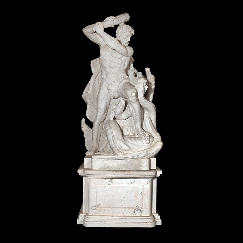 Ercole e l'Idra, gruppo in marmo bianco su piedistallo rettangolare