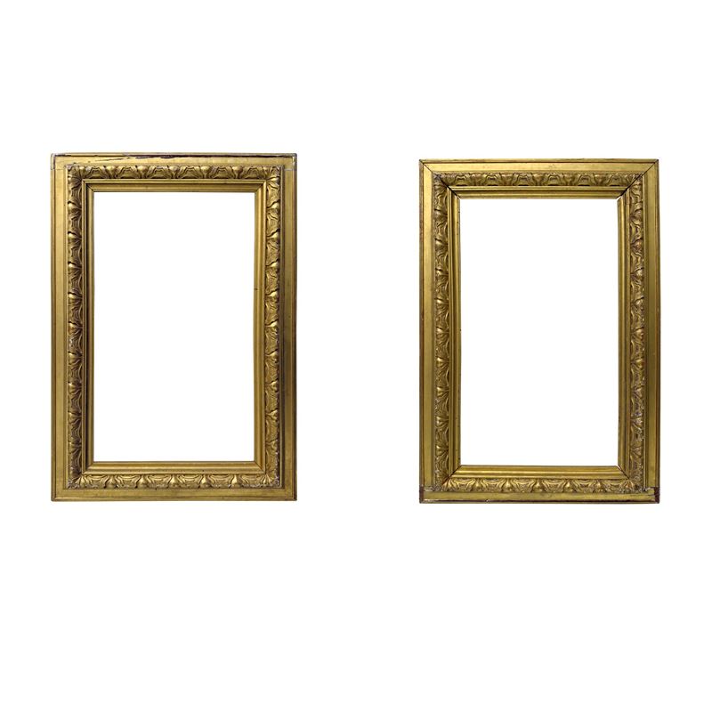 Cornici modanate in legno dorato, XIX secolo, dimensioni 93,5x65 cm