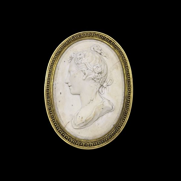 Placca ovale in marmo bianco, fine del XVIII-inizi del XIX secolo