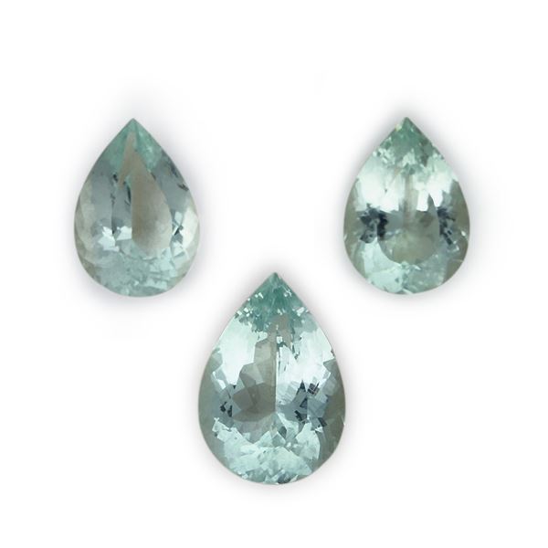 Tre acquamarine a goccia