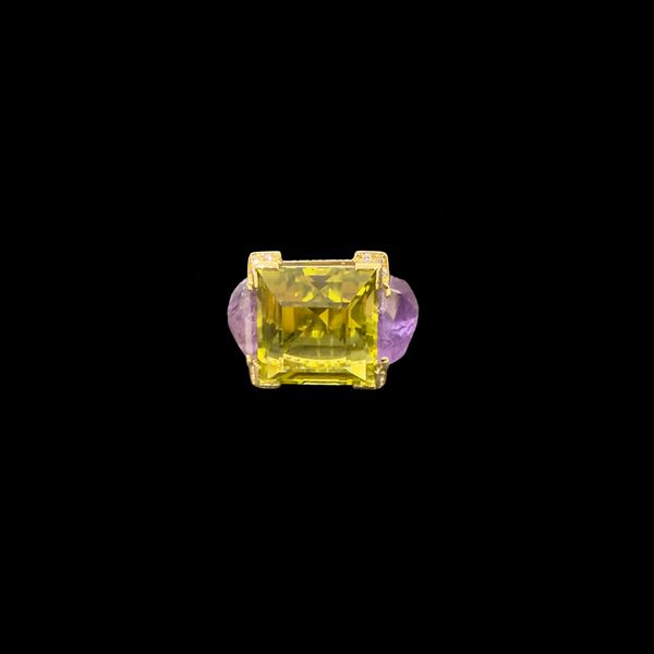Anello in oro giallo 18 kt.