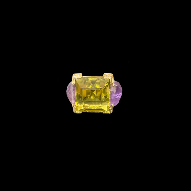 Anello in oro giallo 18 kt.