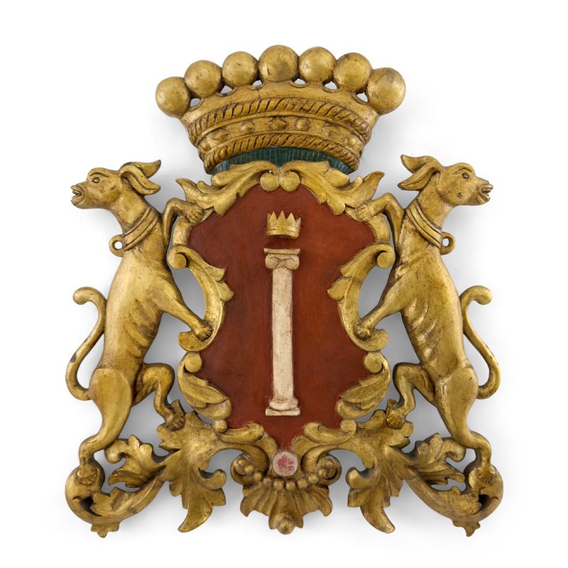 Stemma nobiliare, legno dorato e laccato, cm. 59x55