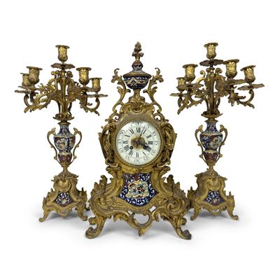 Franceschi, Trittico in bronzo dorato e smalti policromi con pendola e candelabri, seconda metà d...