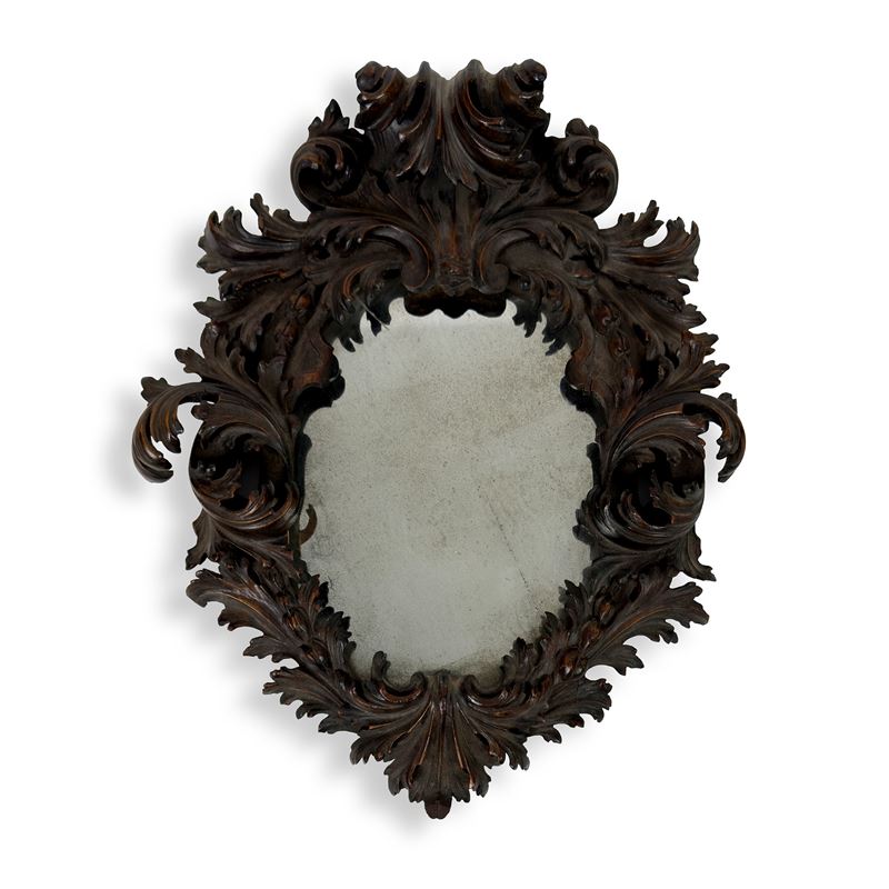 Specchiera di noce, forma ovale, XIX secolo